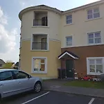 Spacious House In Castlegar 골웨이