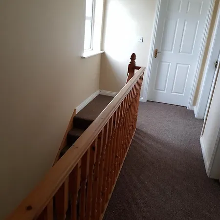 Spacious House In Castlegar بيت للعطل غالواي