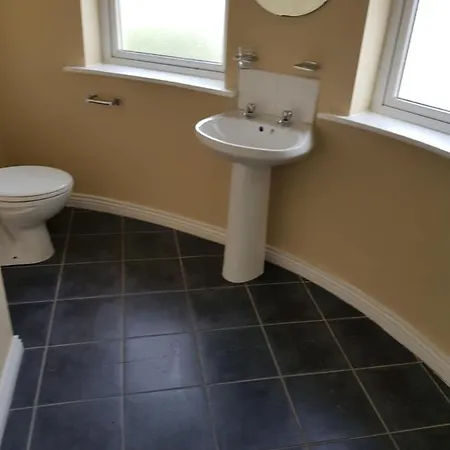 Spacious House In Castlegar