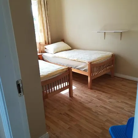 Spacious House In Castlegar